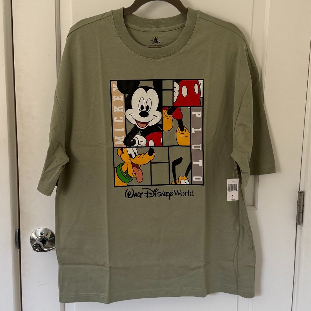 NWT Walt Disney World Mickey and Pluto Pals Boxes Green Trend Tee SZ MED